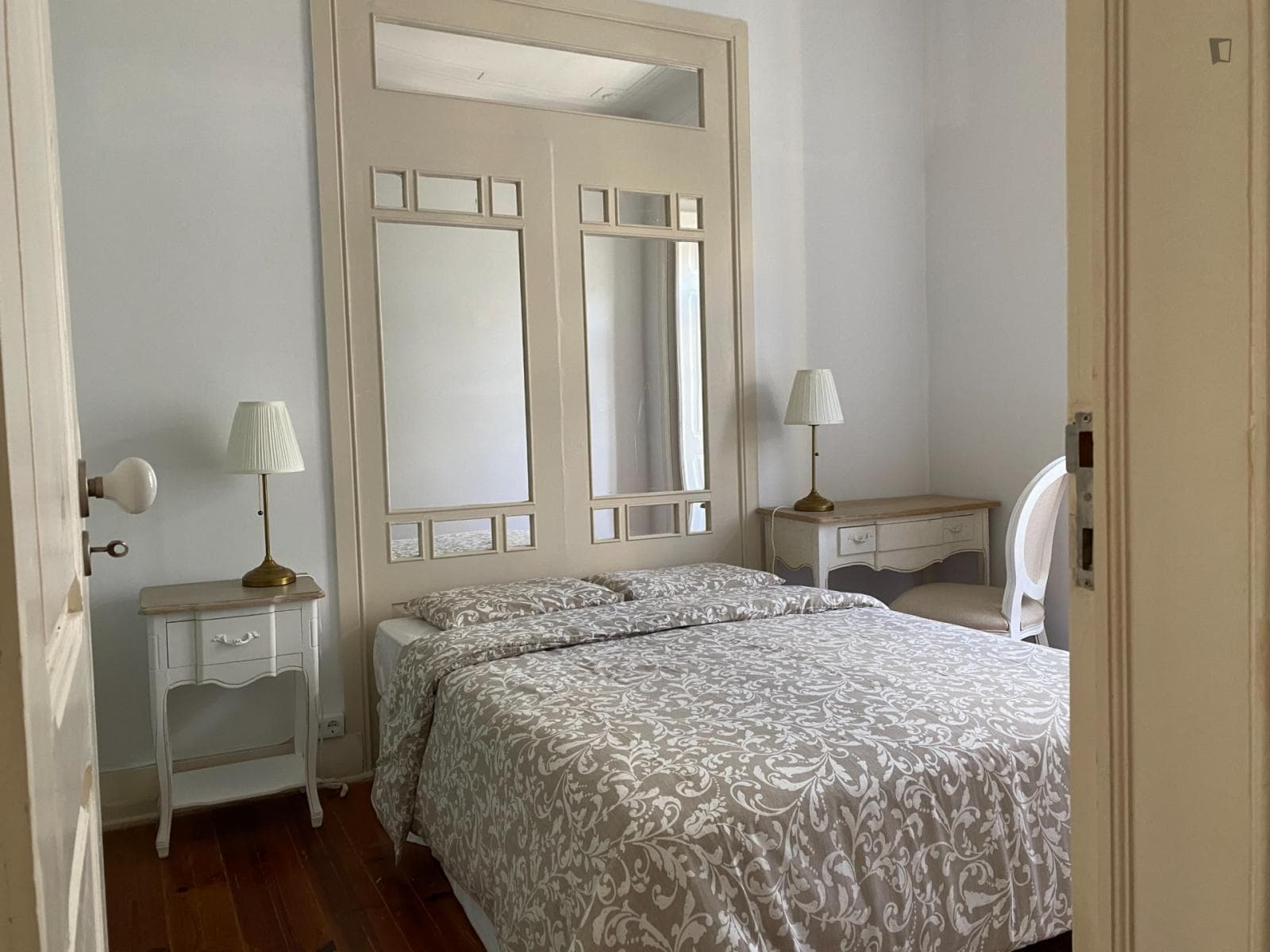 Lovely single bedroom next to NOVA Medical School photo 1