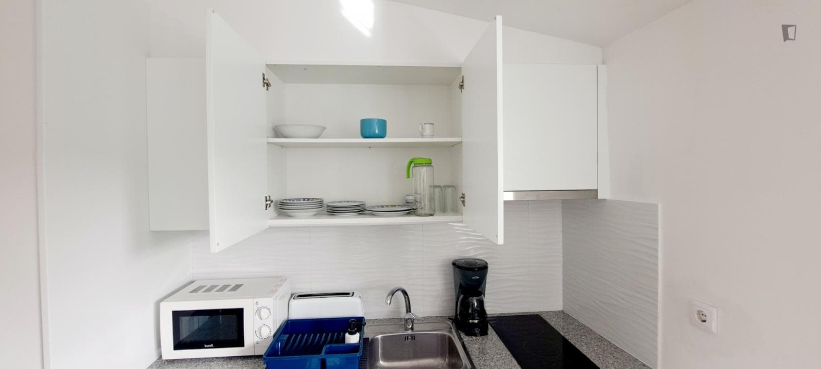 Comfortable studio in well-linked Bonfim photo 1