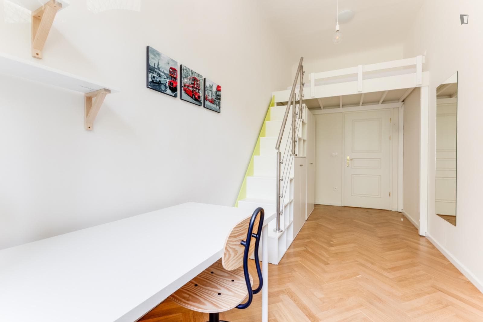 Spacious double bedroom in Malá Strana photo 1