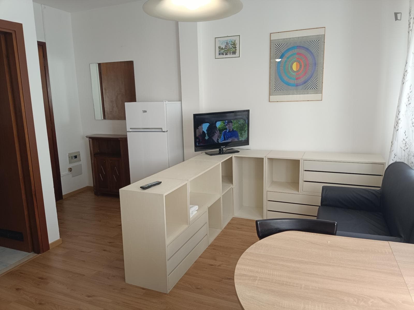 Quiet and central 1-bedroom apartment photo 1