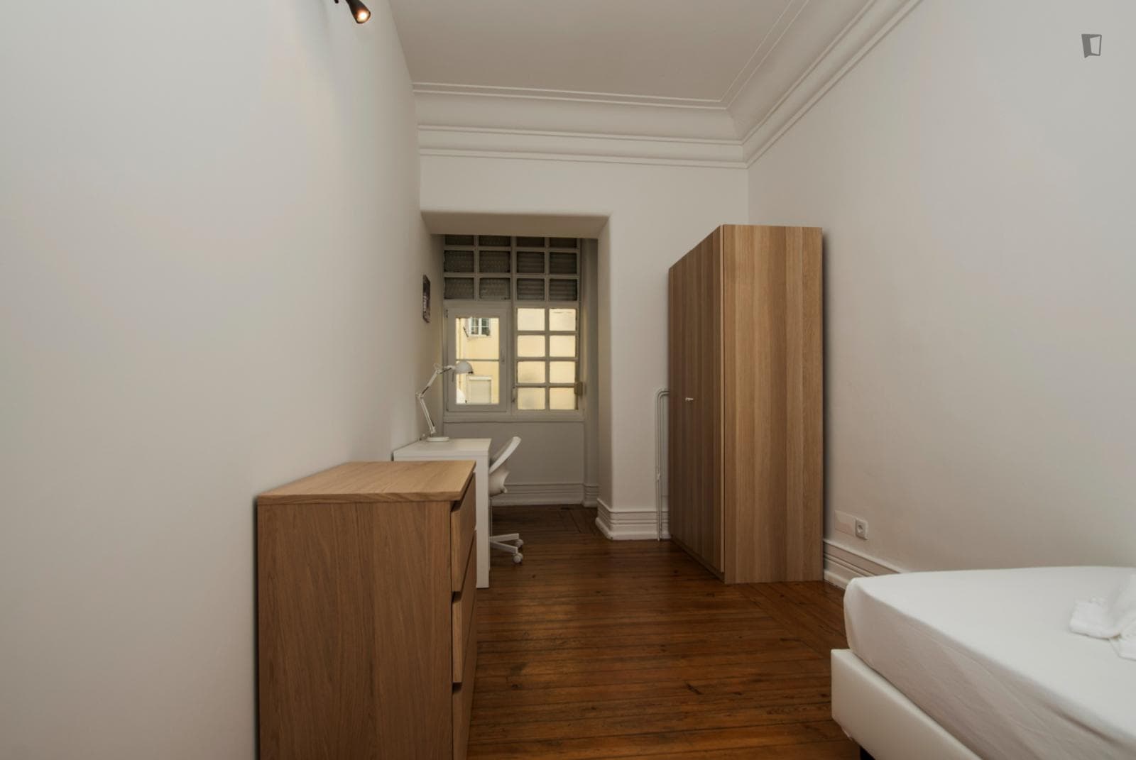 Snug single bedroom near Parque Eduardo VII photo 1