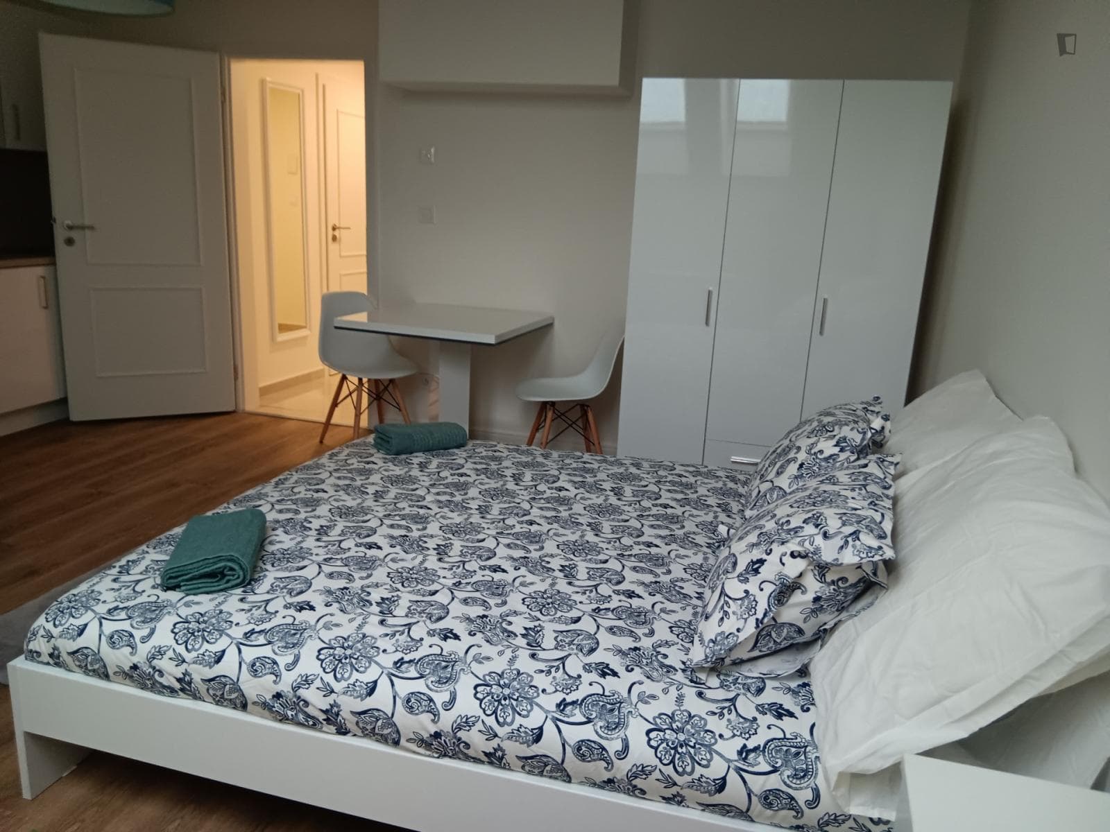 Comfy flat close to Těšnov train photo 1