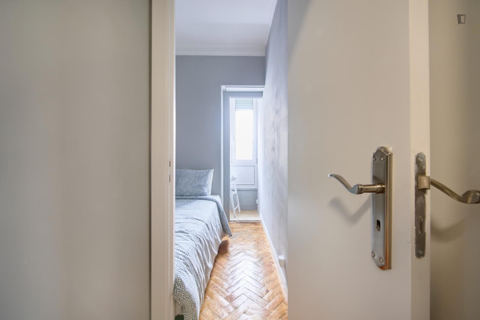 Welcoming single bedroom in Amadora photo 1