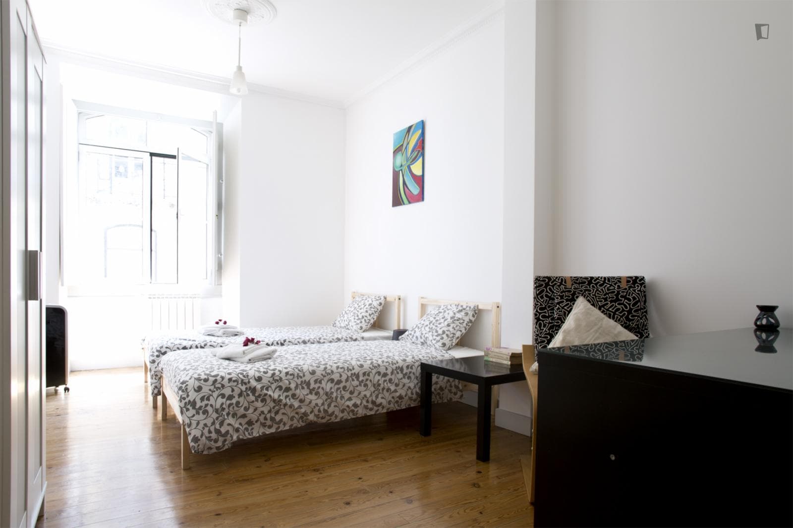 Cool twin bedroom close to Baixa/Chiado metro station photo 1