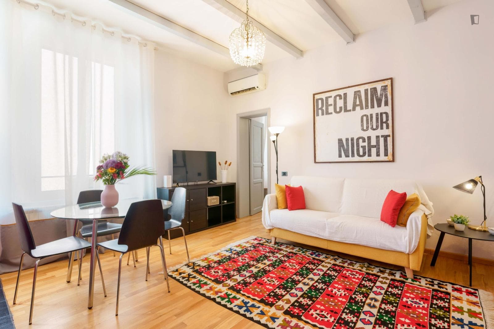 Modern 1-bedroom apartment in the centre of Bologna photo 1