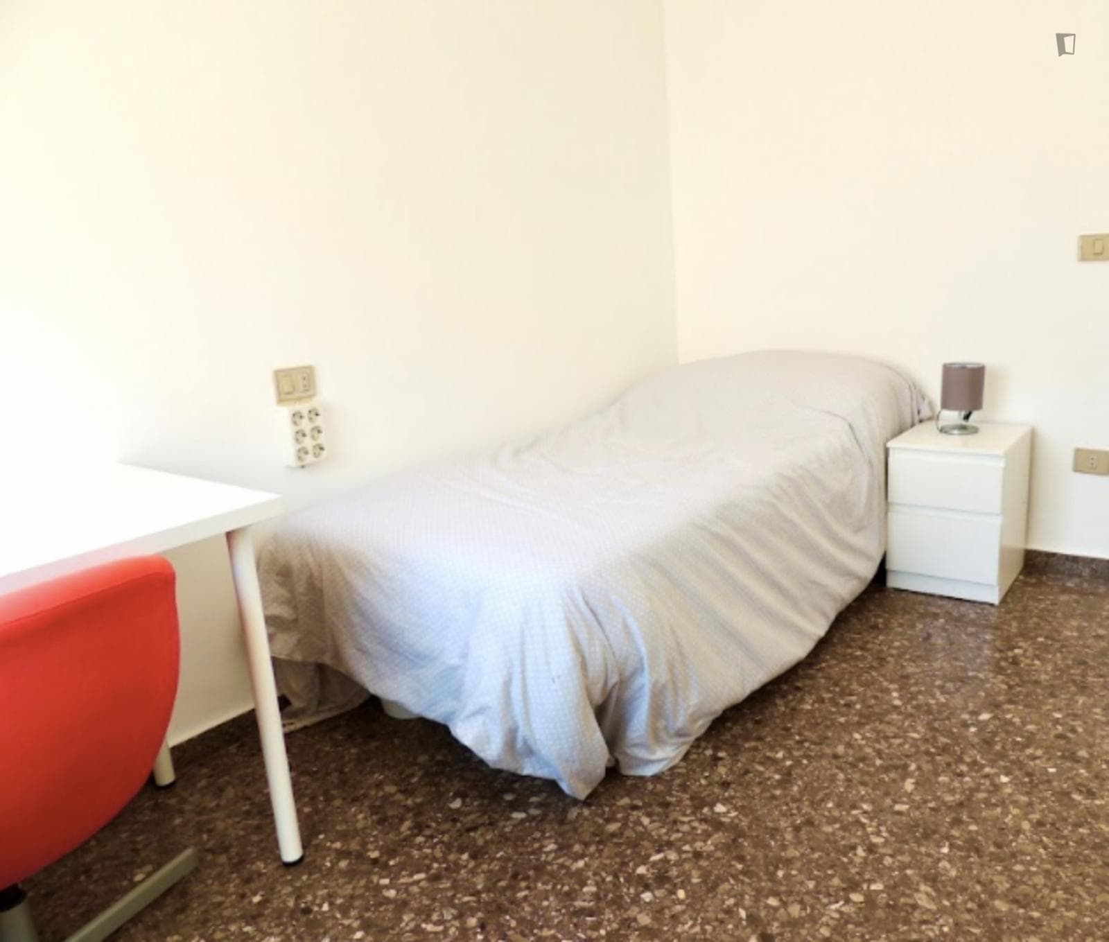 Bright single bedroom in Castellón de la Plana photo 1