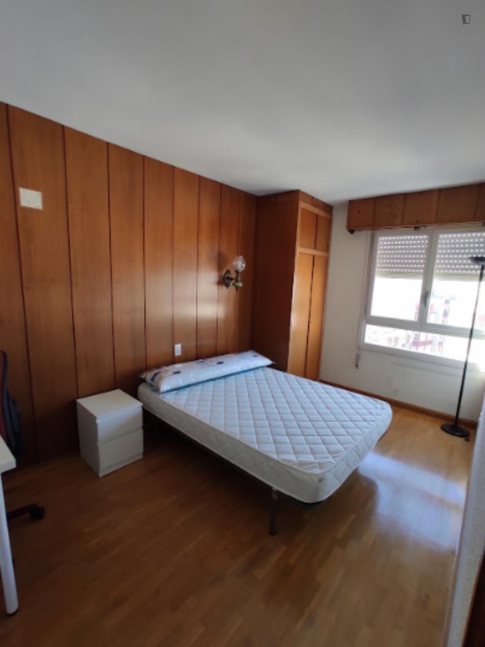 Bright double bedroom in Castellón de la Plana photo 1