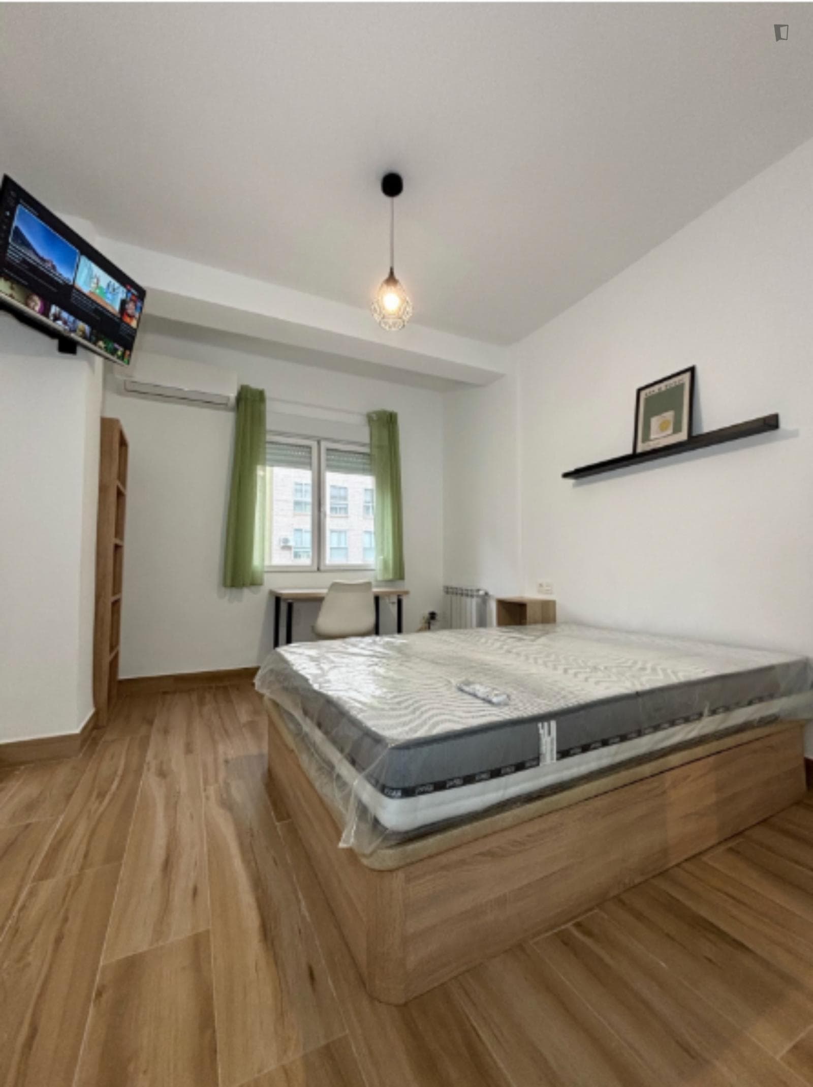 Modern Double Bedroom close to Campus Universitario Fuentenueva photo 1