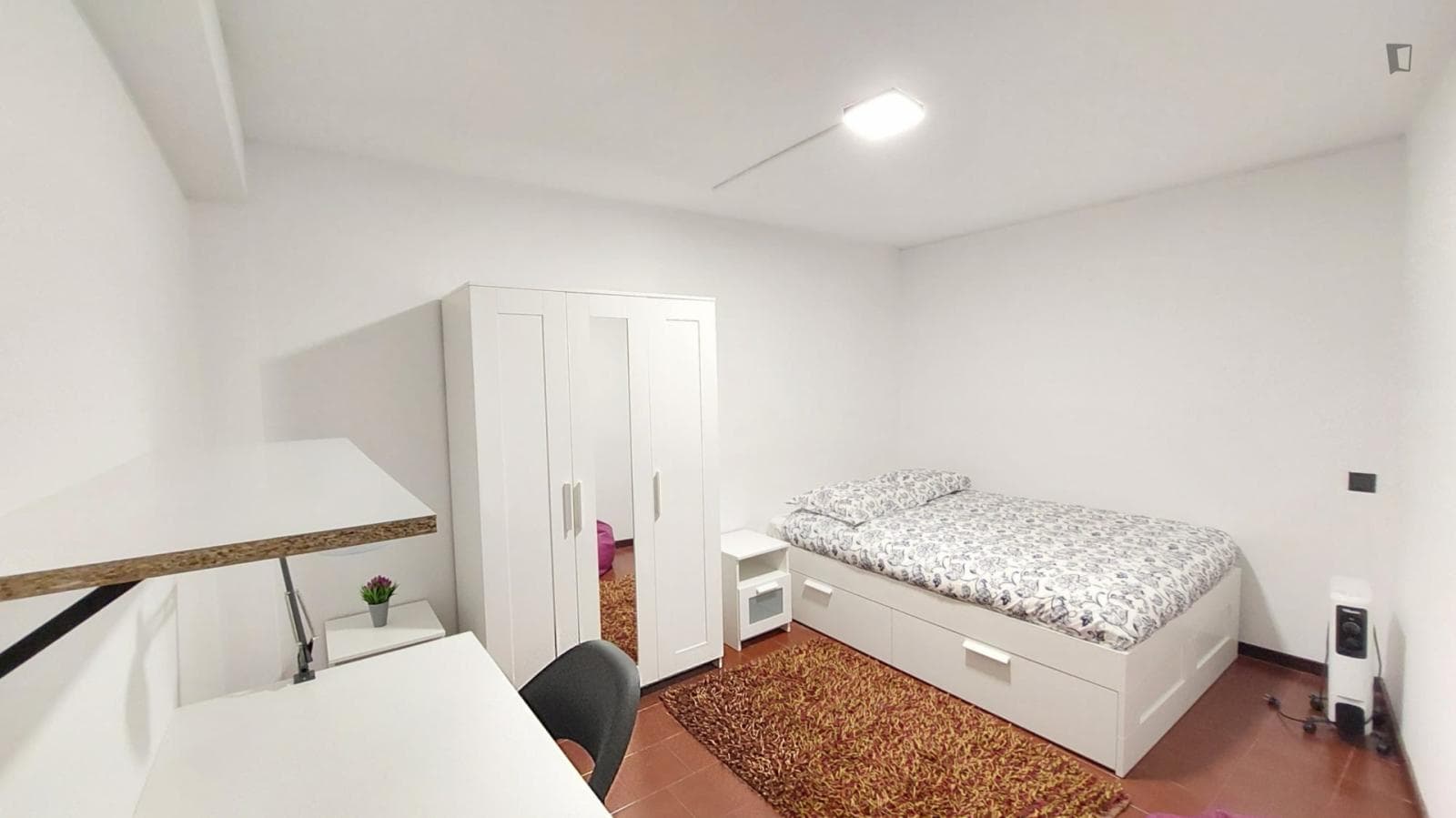 Beautiful double bedroom in Matosinhos photo 1