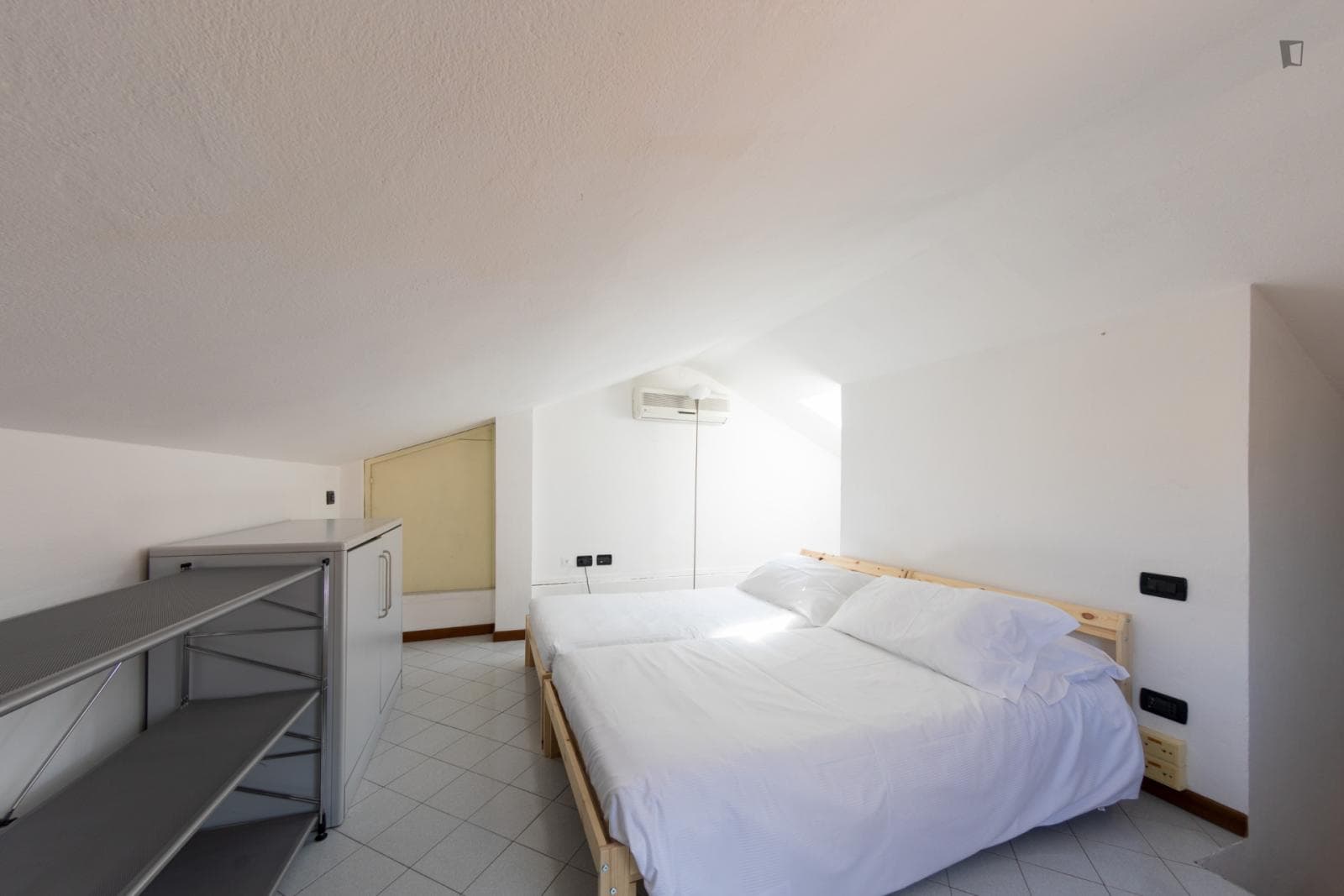Charming 3-bedroom apartment in the centre of Bologna photo 1