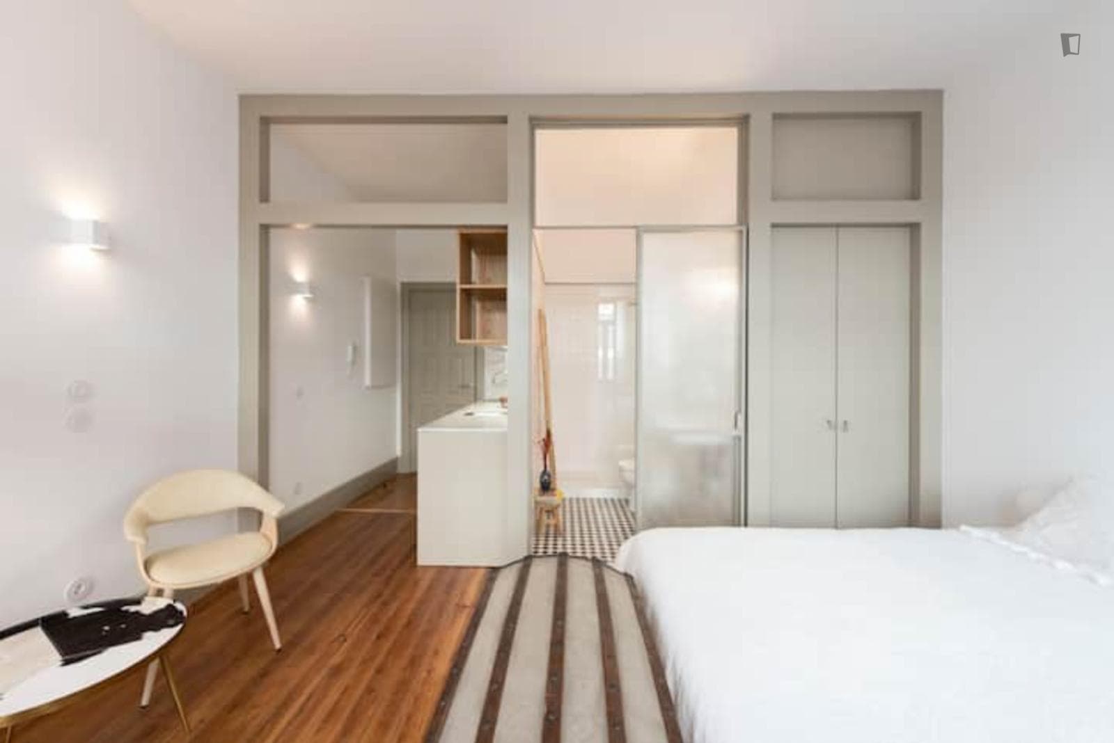 Modern studio in privileged location near the iconic Bolhão Market  photo 1