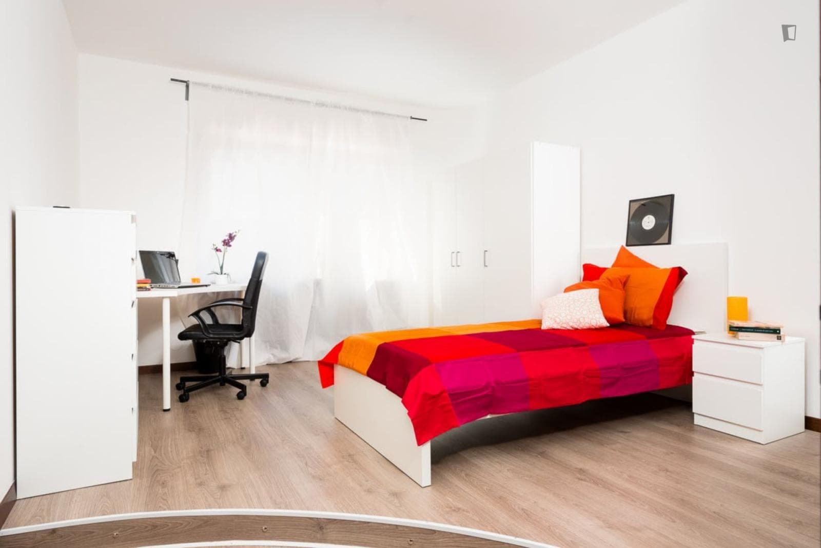 Ample single bedroom near the Nizza metro photo 1