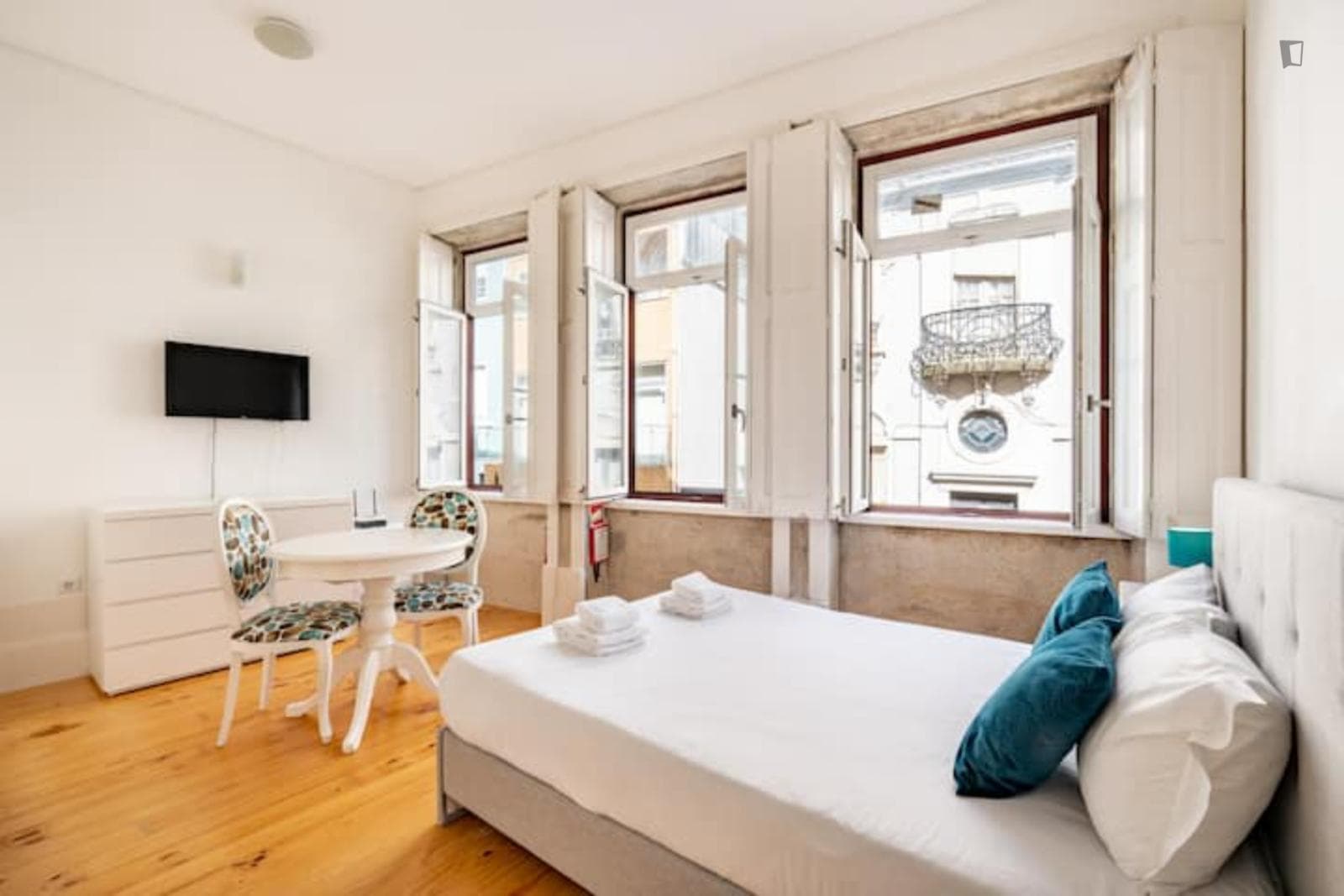 Elegant studio near Jardim do Carregal photo 1