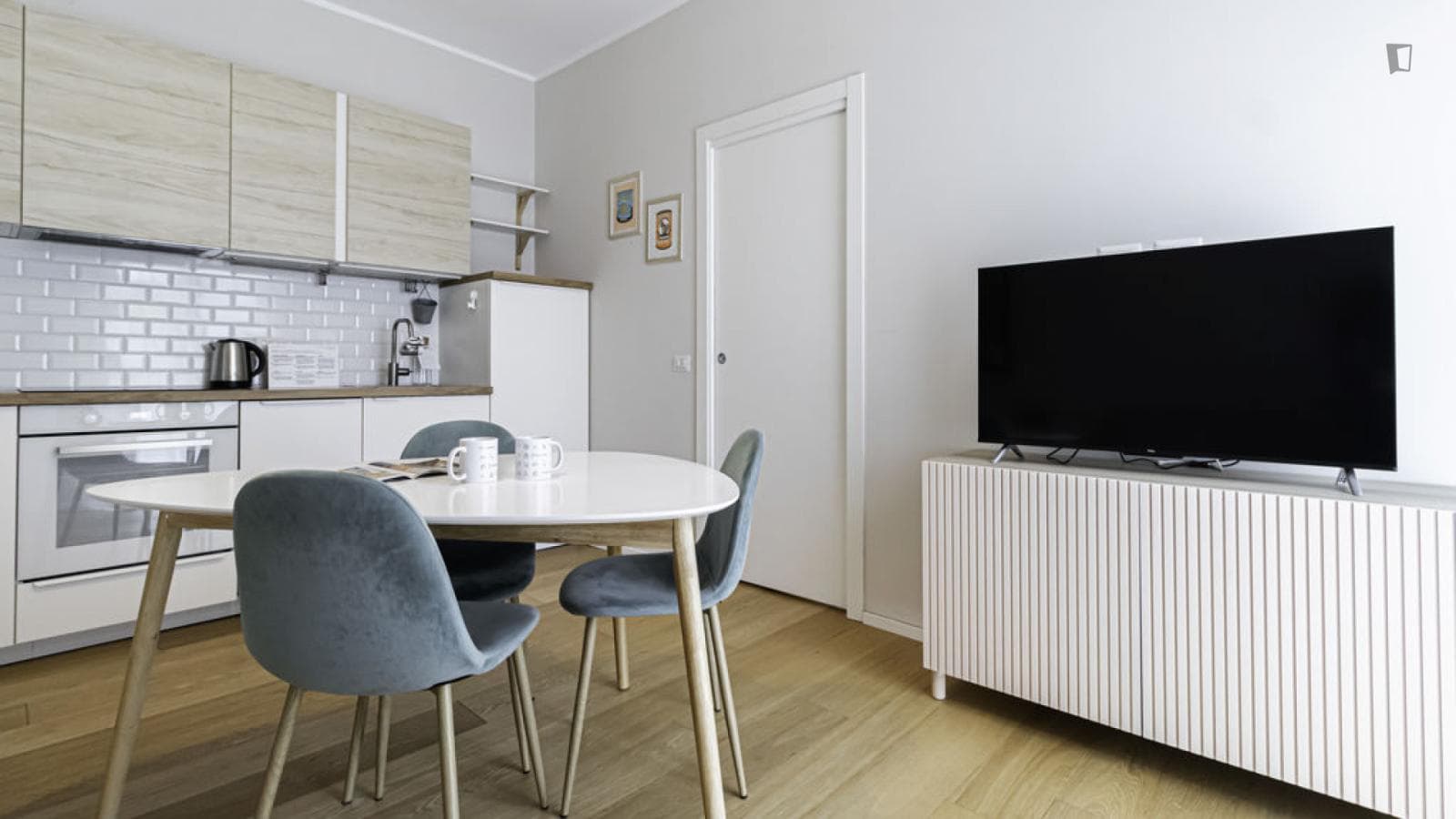 Elegant 1-bedroom apartment in Dergano photo 1