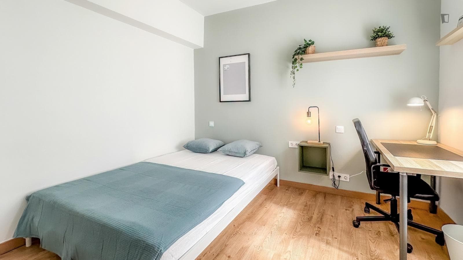 Attractive single bedroom photo 1