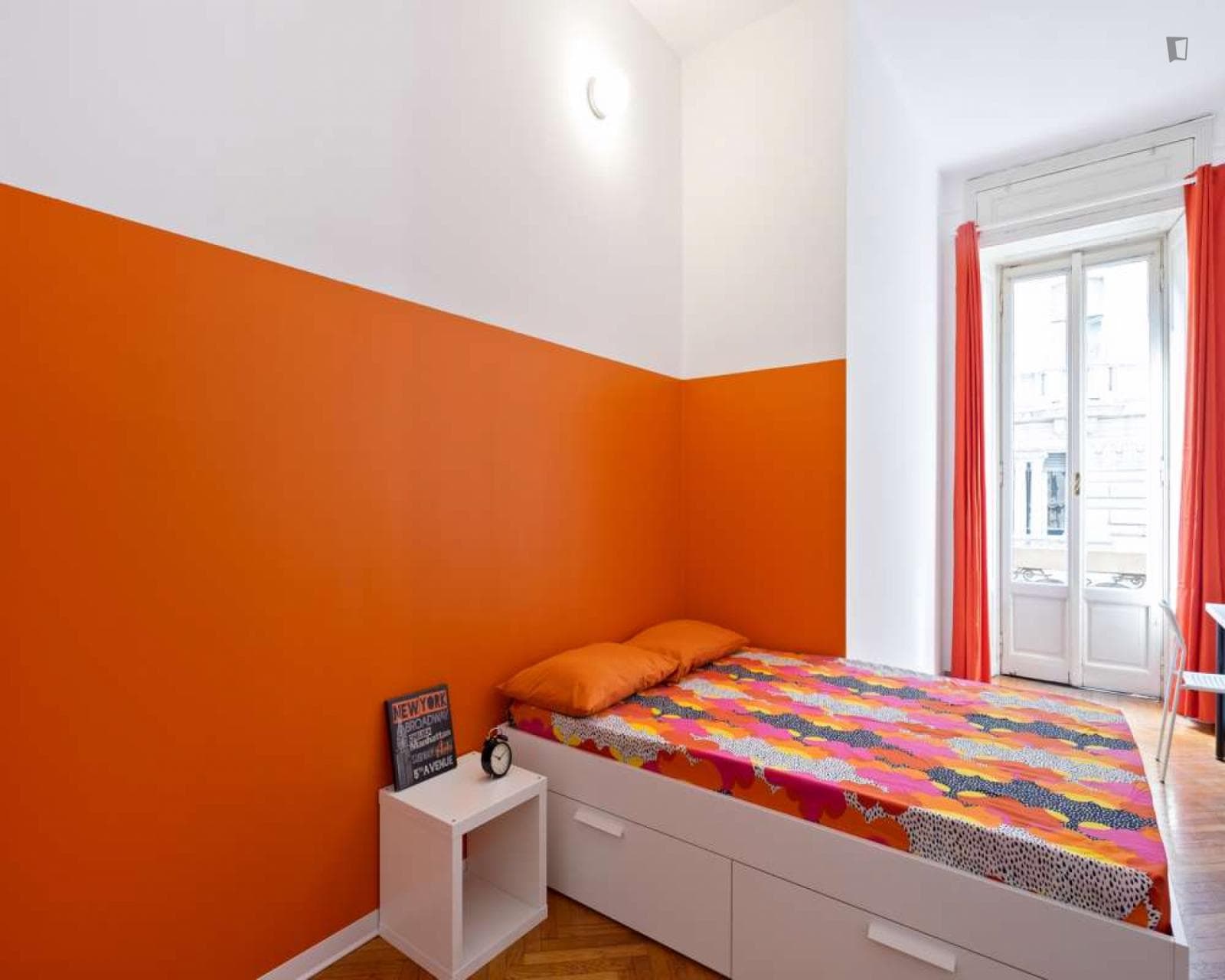 Marvellous single bedroom in Ticinese photo 1