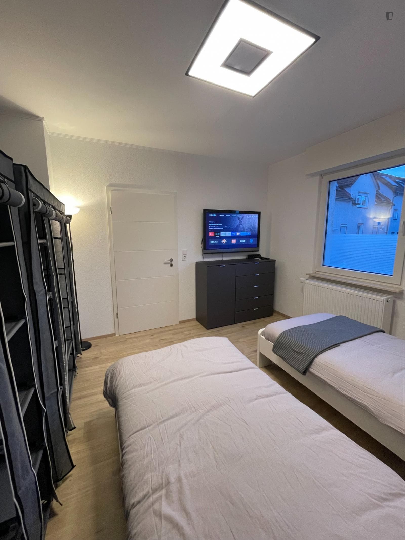 Homely 1-bedroom apartment near the Biebesheim train station photo 1