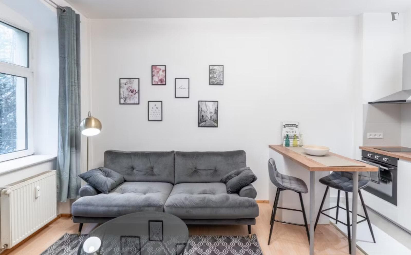 Modern 1-bedroom flat in quiet area of the cool district Friedrichshain photo 1
