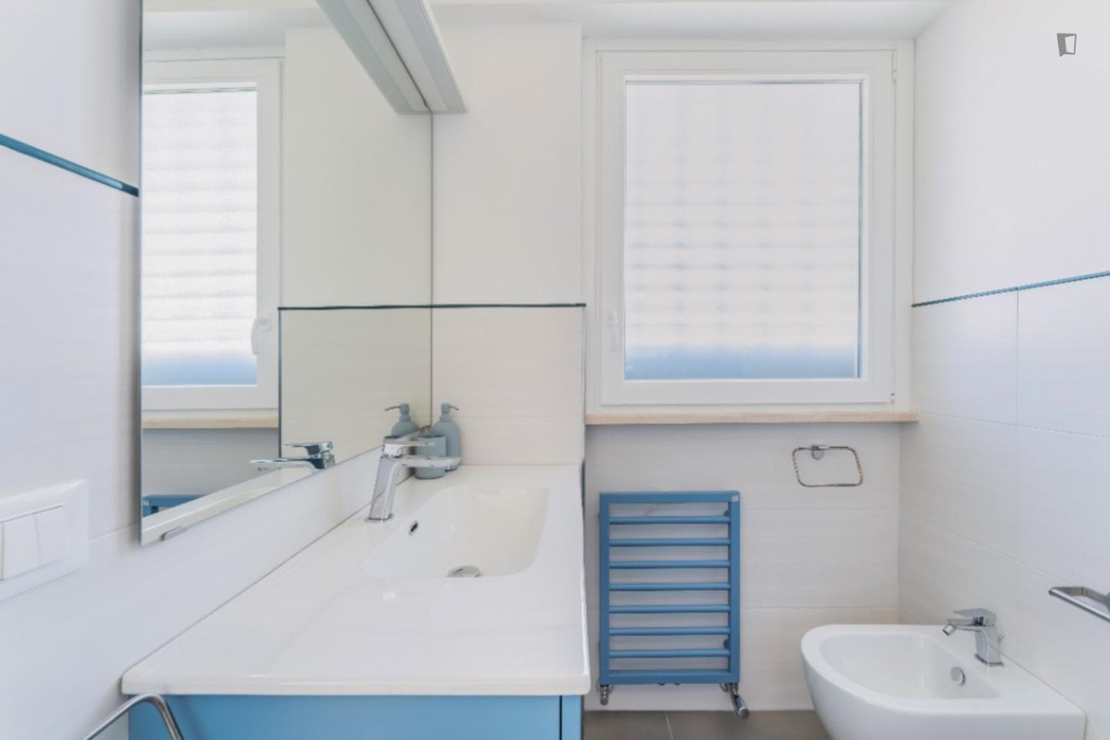 Neat 2-bedroom flat near Cornelia metro station photo 1
