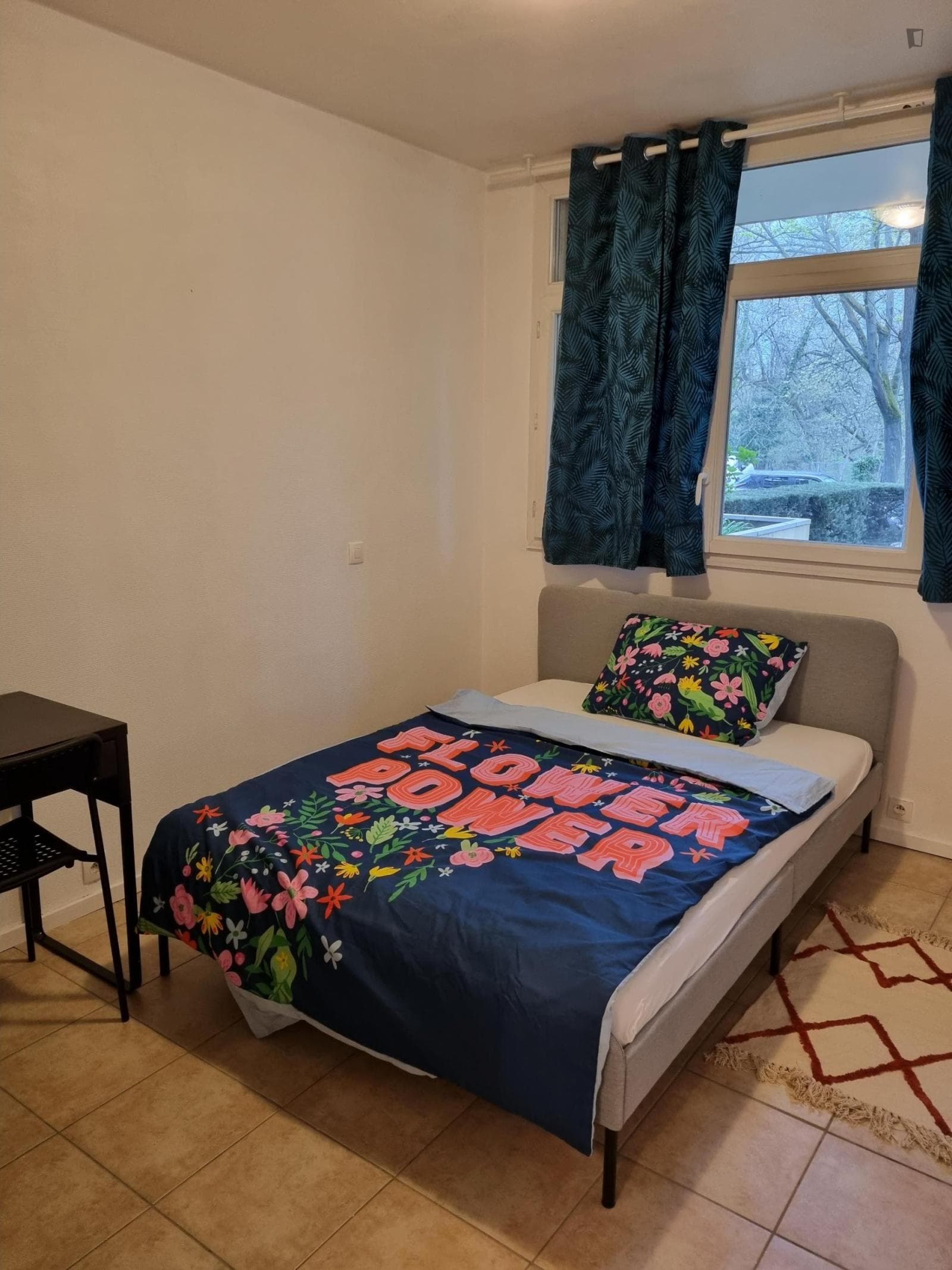 Homely double bedroom near the Grigny Centre train station photo 1