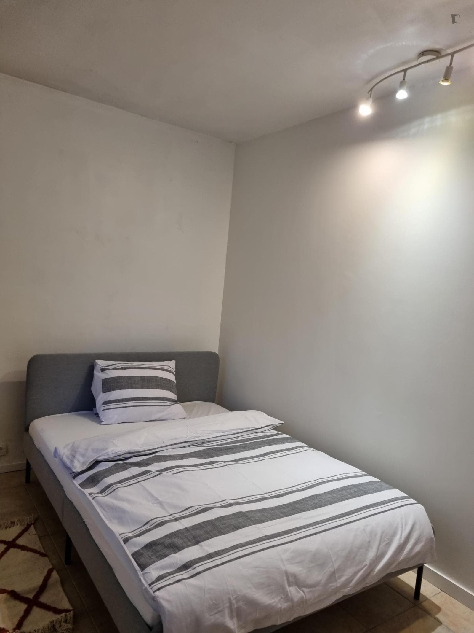 Very nice double bedroom in Ris-Orangis photo 1