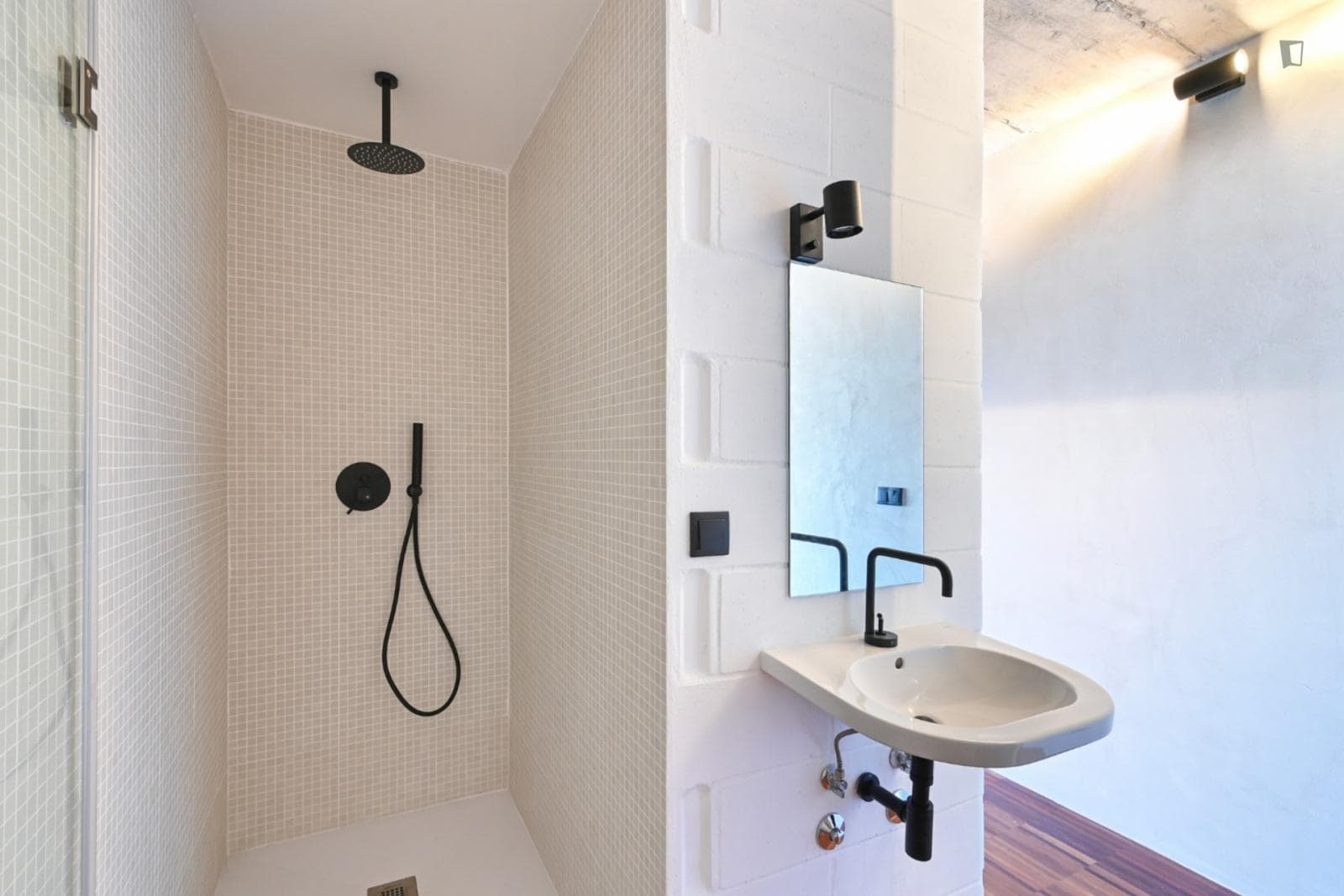 Modern 1 Bedroom Apartment close to FEP photo 1