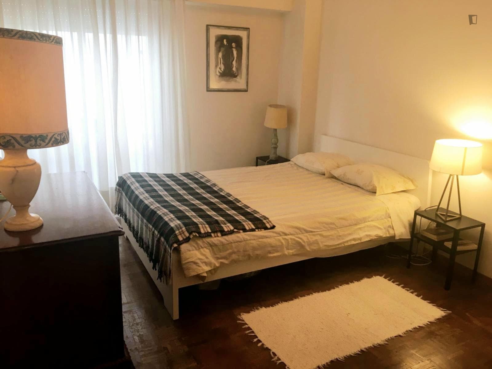 Lovely double bedroom in Carnaxide photo 1