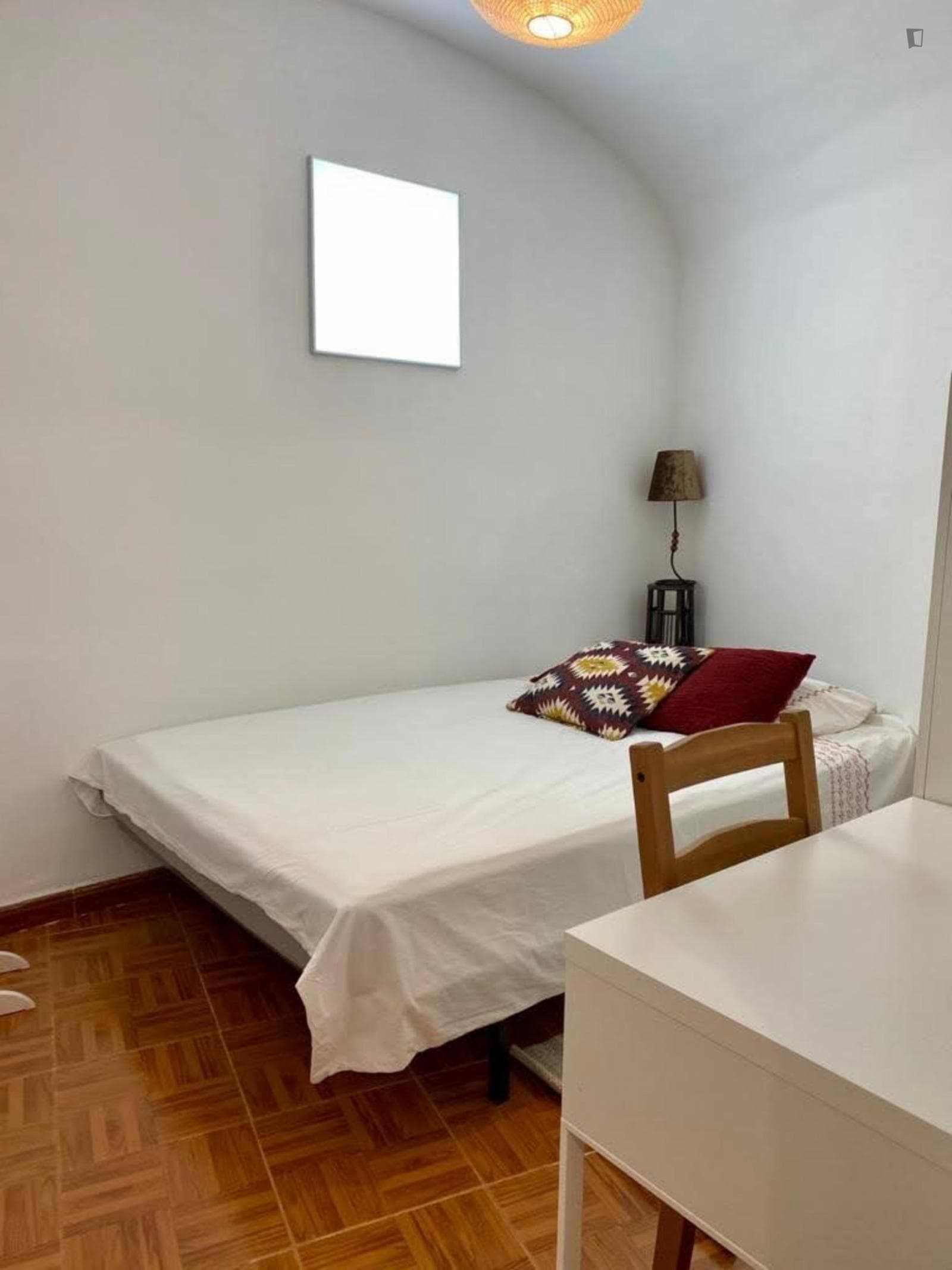 Charming double bedroom photo 1