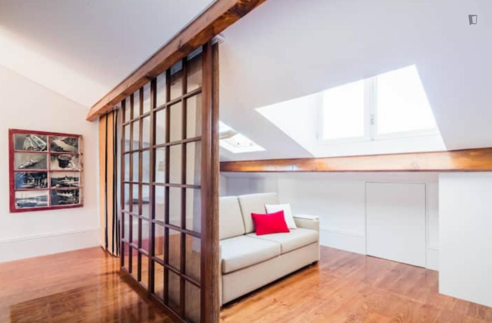 Cozy 1-bedroom apartment in trendy location near Aliados photo 1