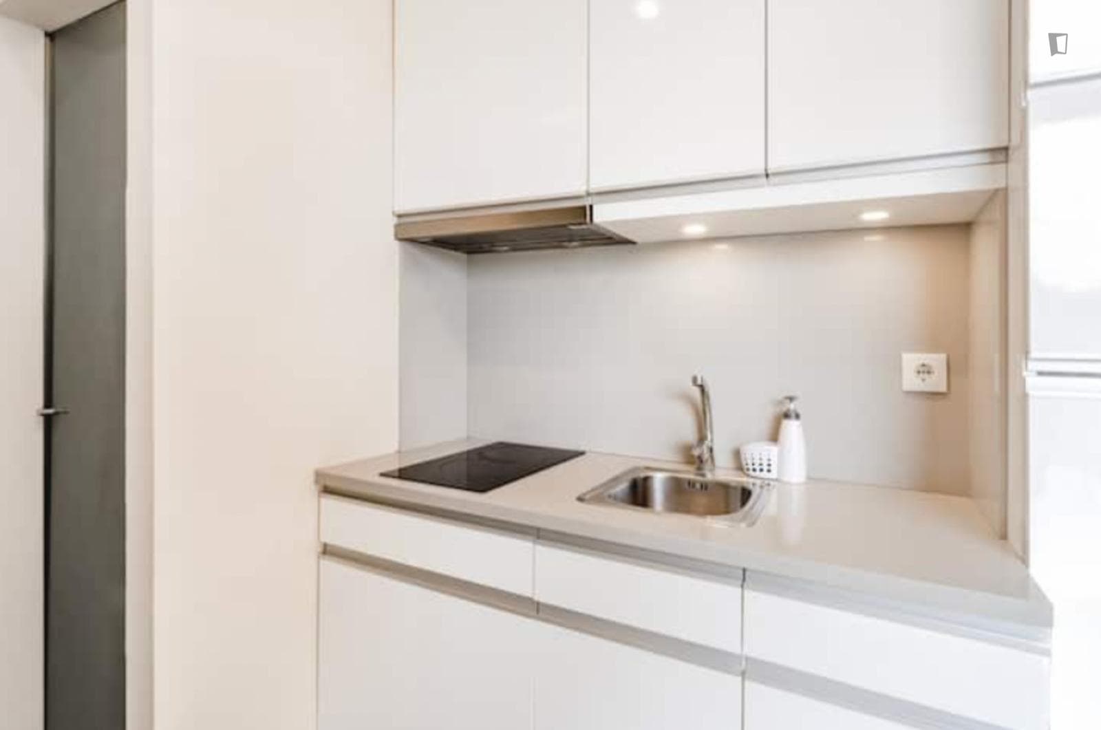Spacious 2-bedroom apartment next to Marquês  photo 1