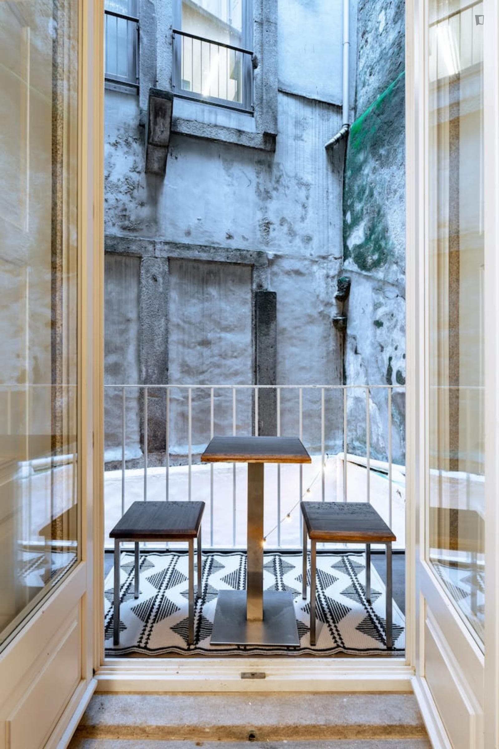 Superb 1-bedroom duplex apartment in iconic location next to the São Bento train station photo 1