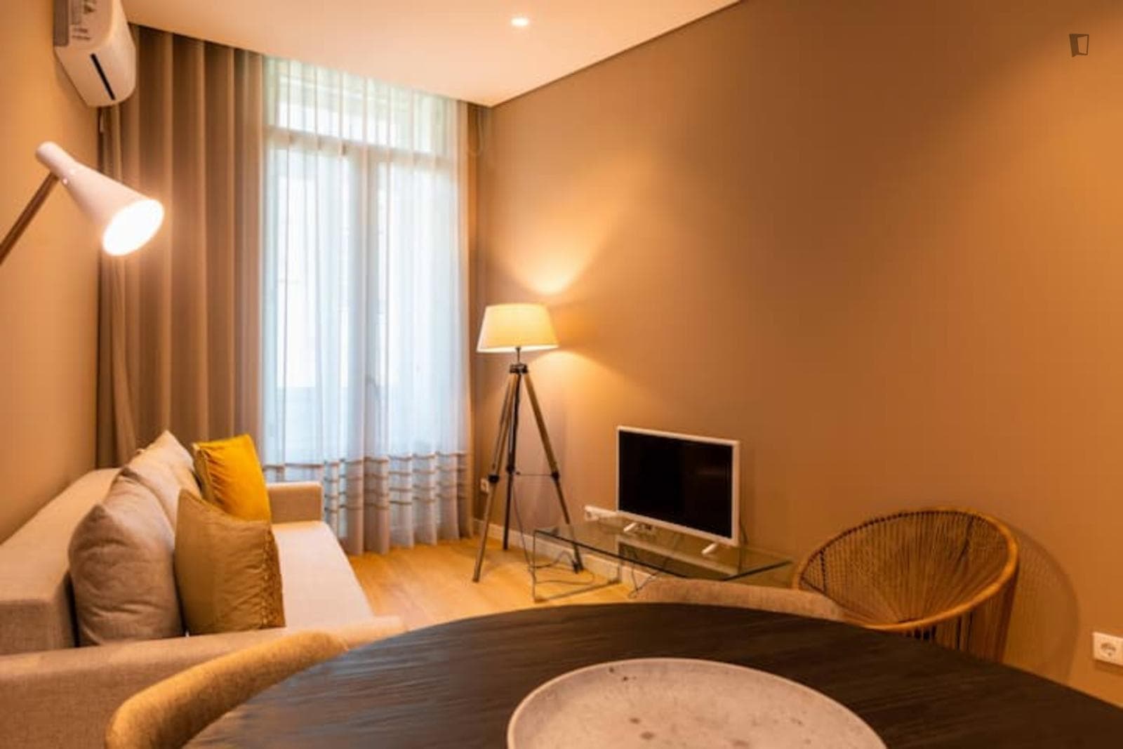 Modern 1-bedroom apartment in great location near the University of Porto photo 1