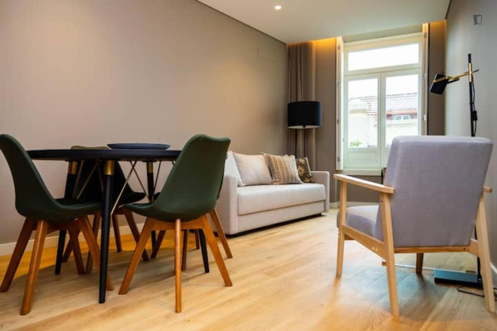 Cozy 1-twin-bedroom apartment in the vicinity of the beautiful Jardim da Cordoaria photo 1
