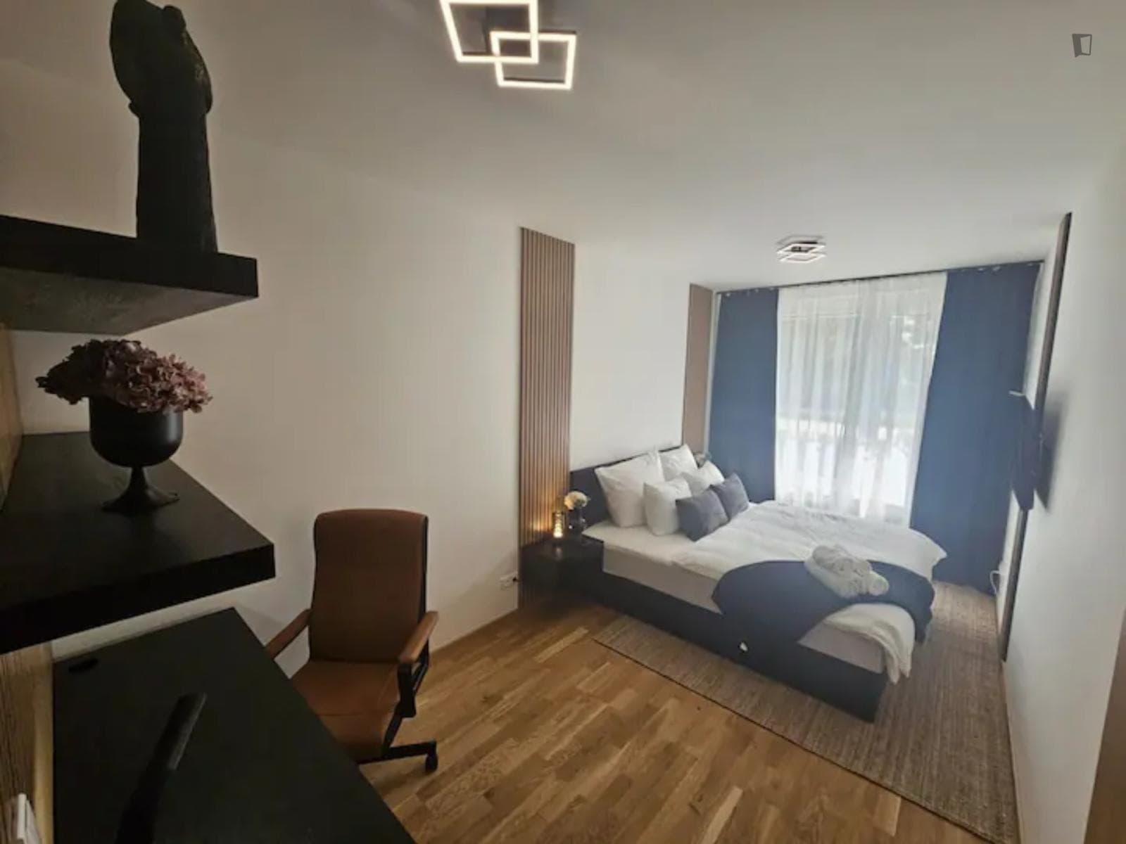 Bright apartment well connected to the centre photo 1