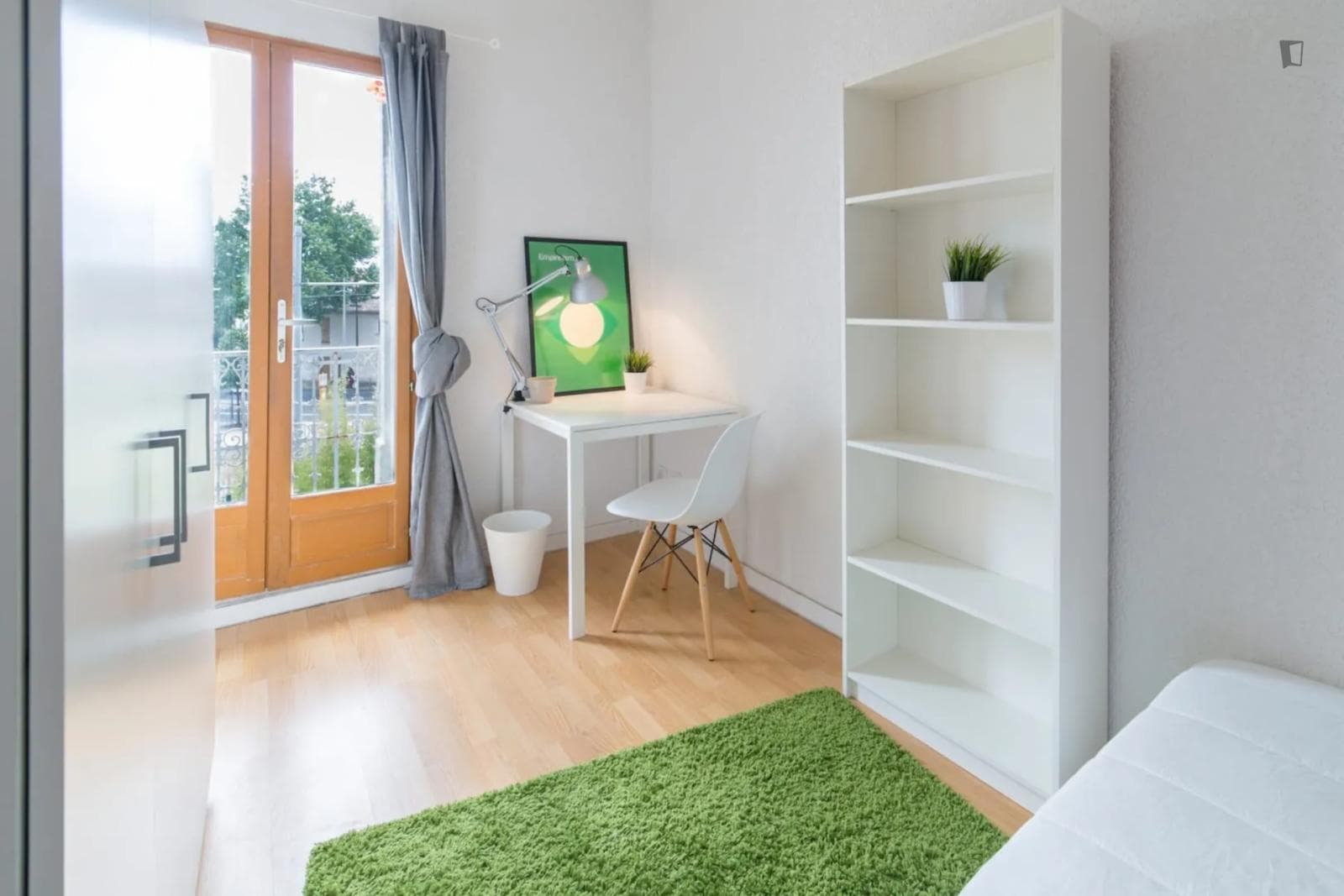 Luminous double bedroom in Gares photo 1