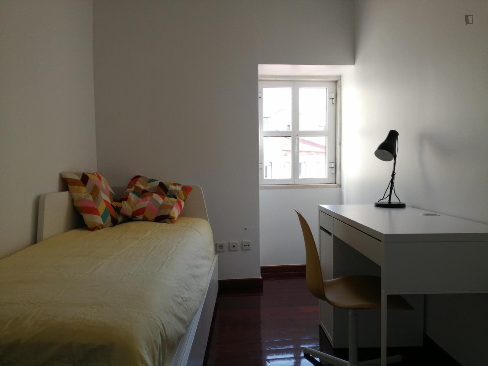 Comfortable single bedroom in Bica neighbourhood photo 1