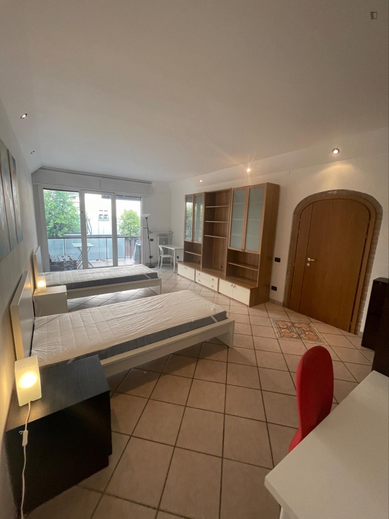 Comfy Twin Bedroom with balcony, well connected to Padova Central Station photo 1