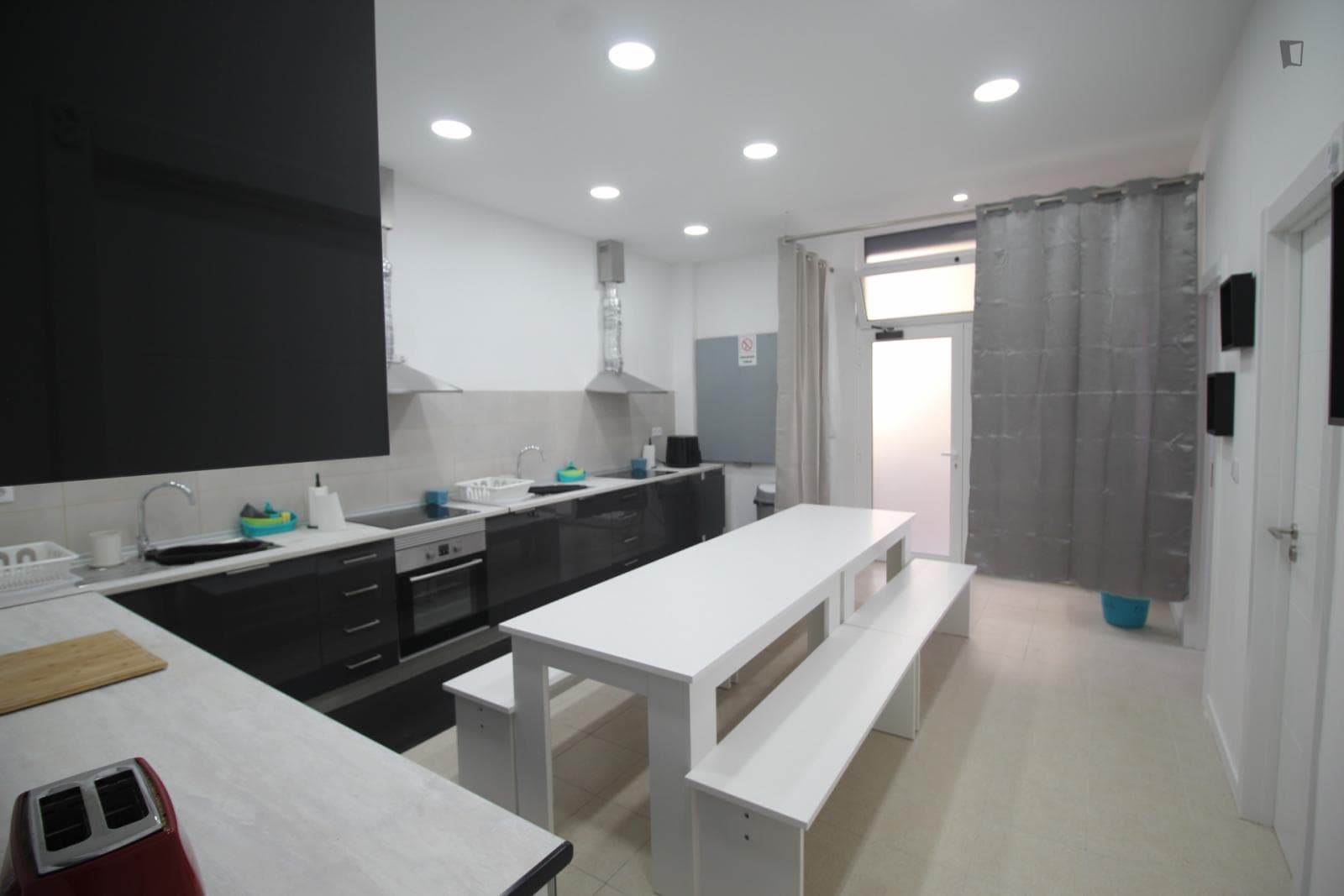 Welcoming single bedroom near the Queluz-Belas train station photo 1