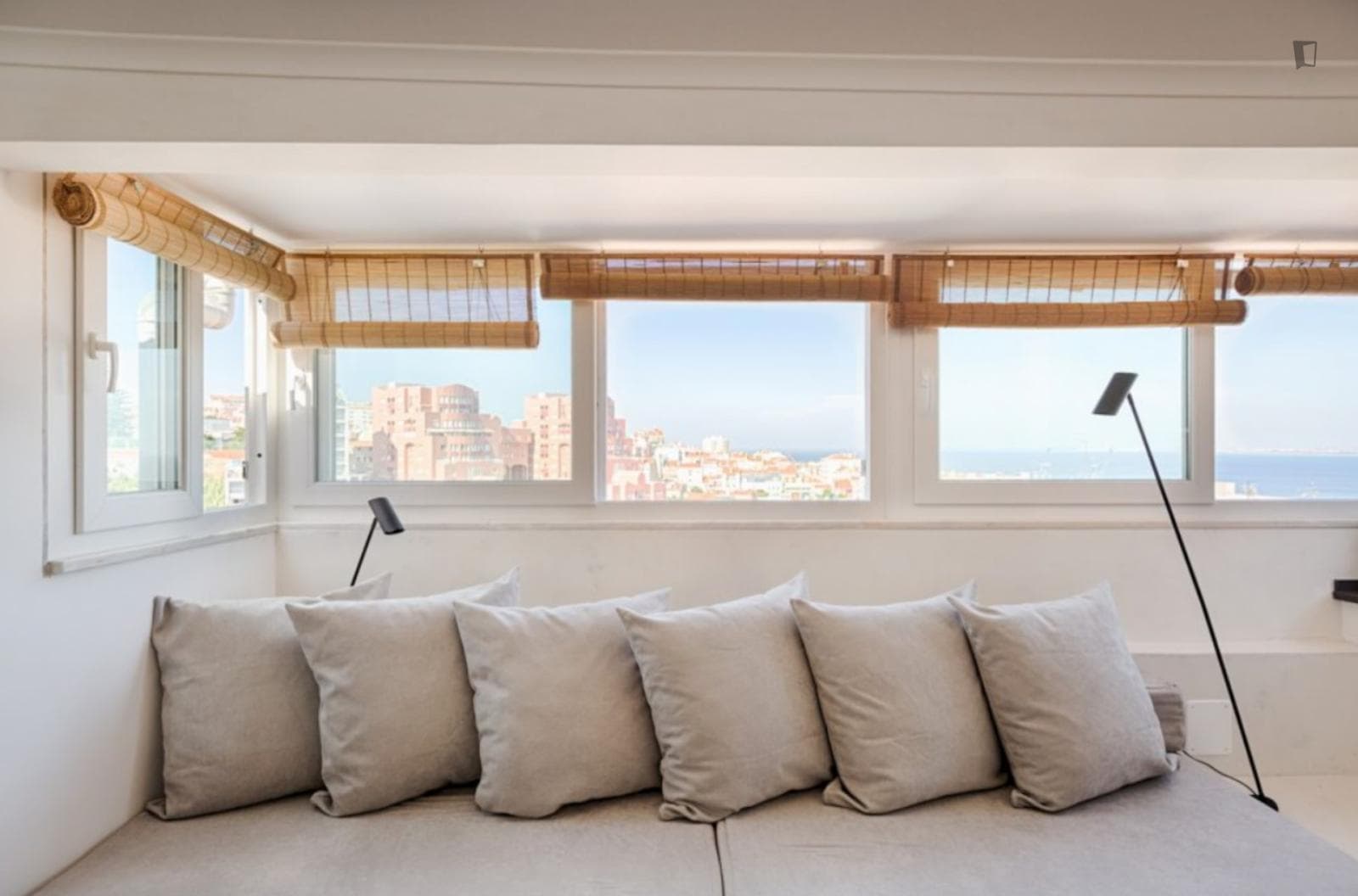 Charming flat in the historic area of Graça photo 1