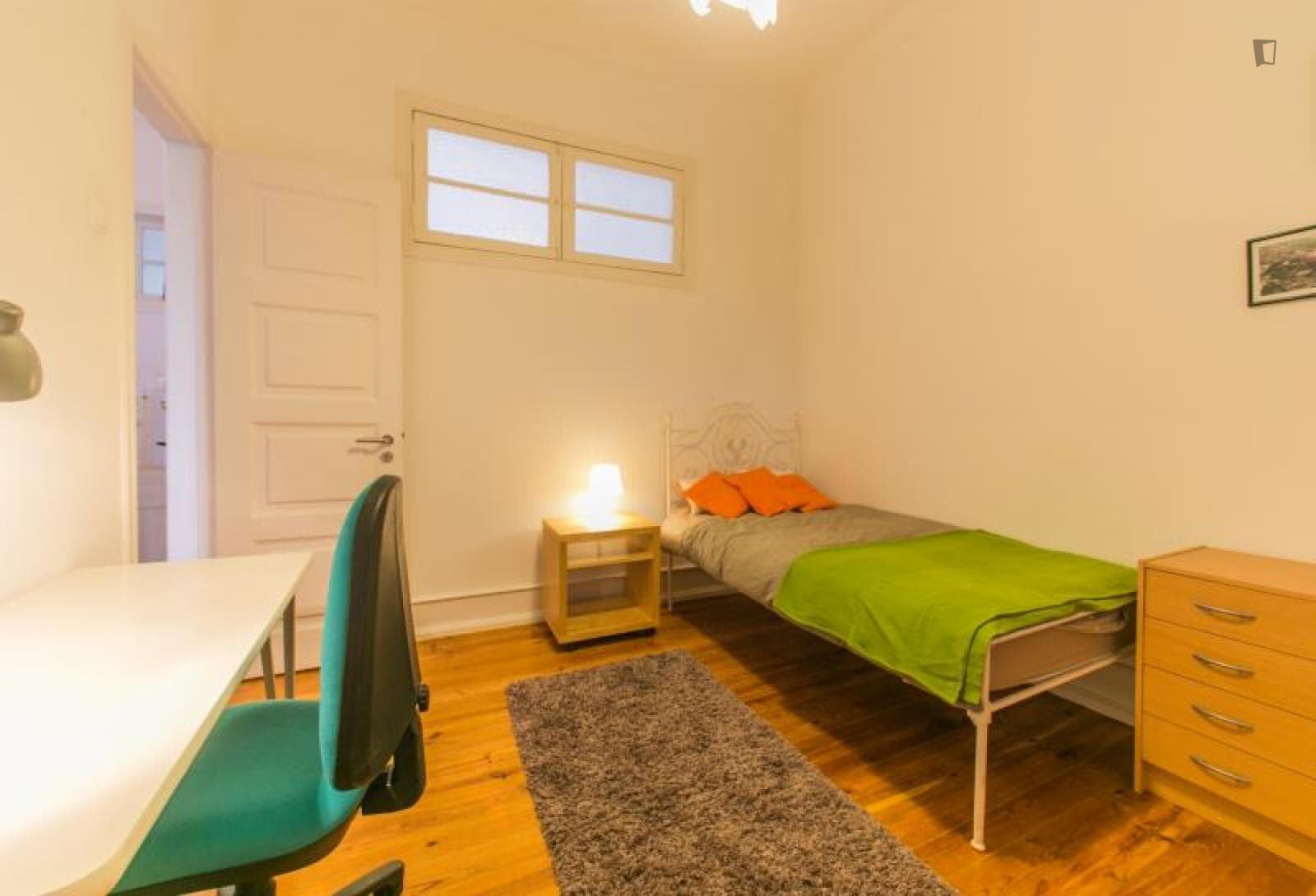 Nice and comfortable single bedroom near Católica Business School photo 1