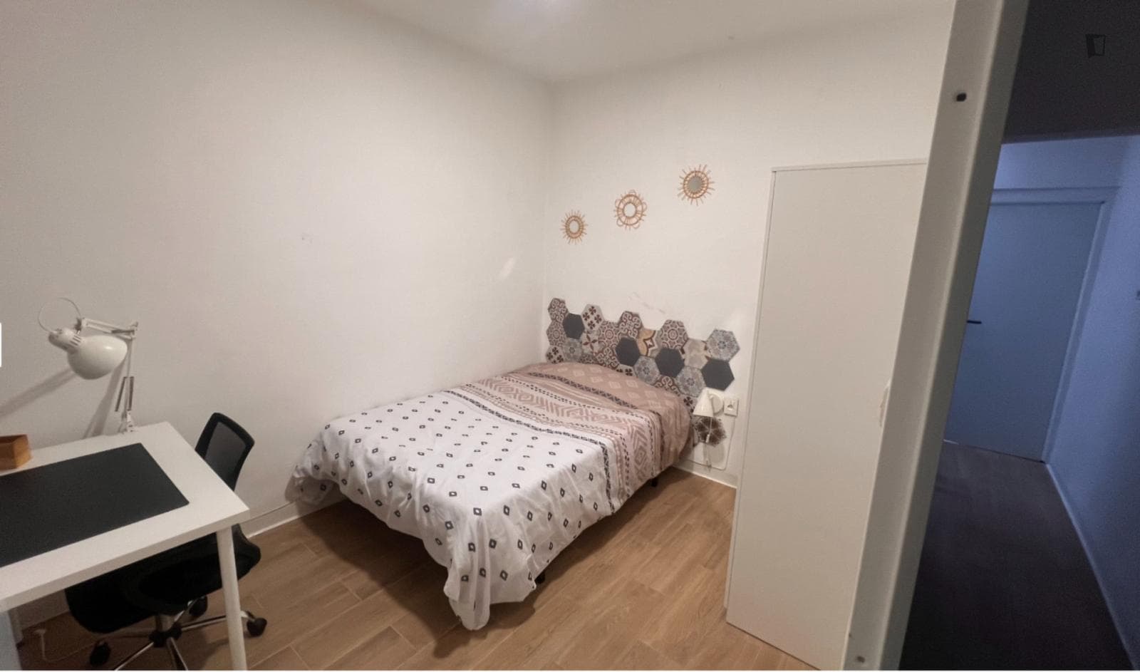 Warm Single Bedroom close to CEU Cardenal Herrera University photo 1