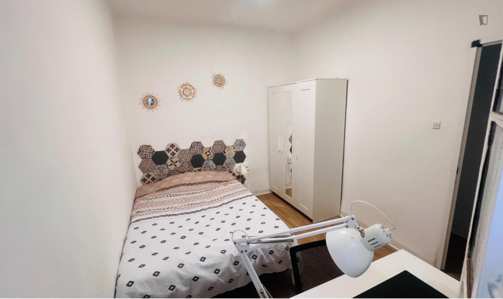 Nice Single Bedroom close to CEU photo 1