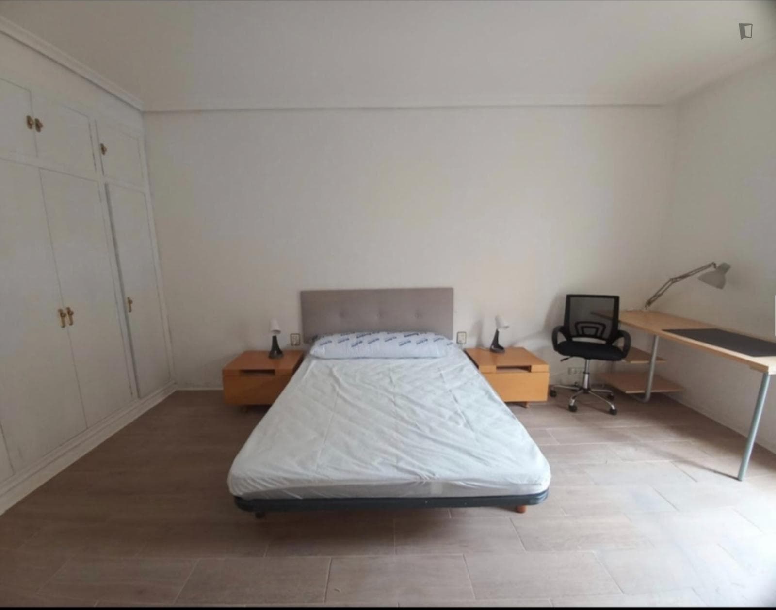 Luminous Single Bedroom close to Ribalta Park photo 1