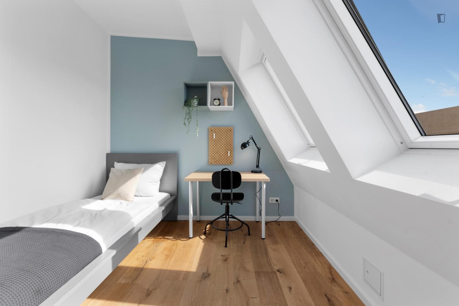 Property photo thumbnail