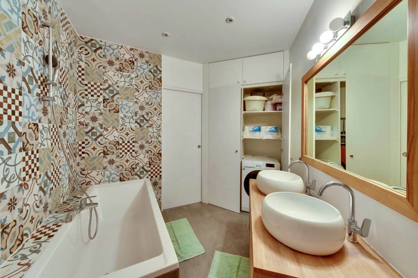 Ideally Upscale Apt. right away from Centre Sportif Championnet photo 1