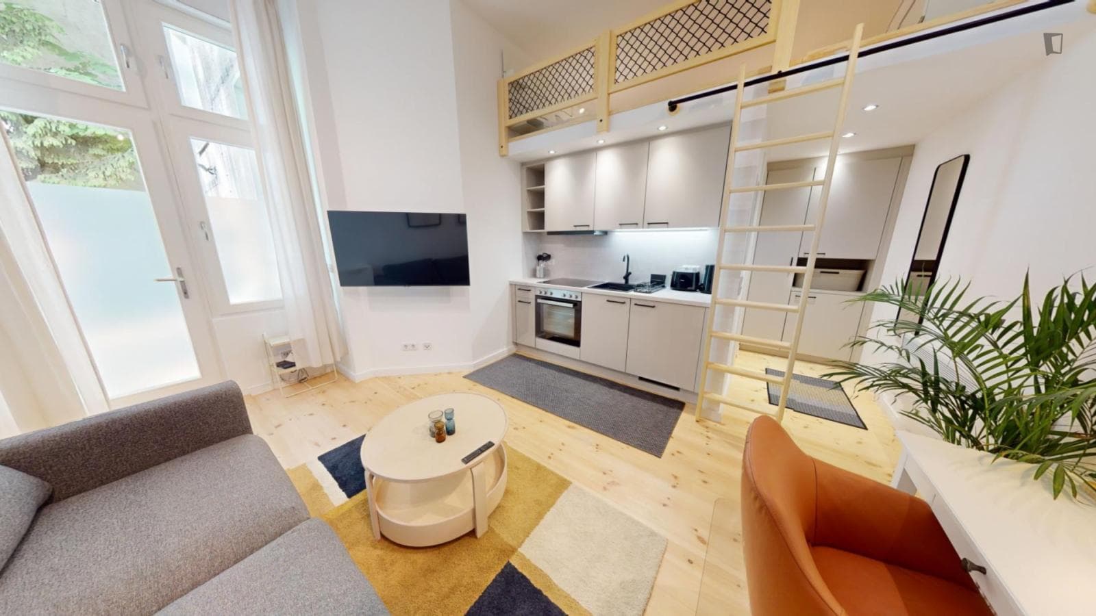 Welcoming and bright studio loft in Moabit photo 1