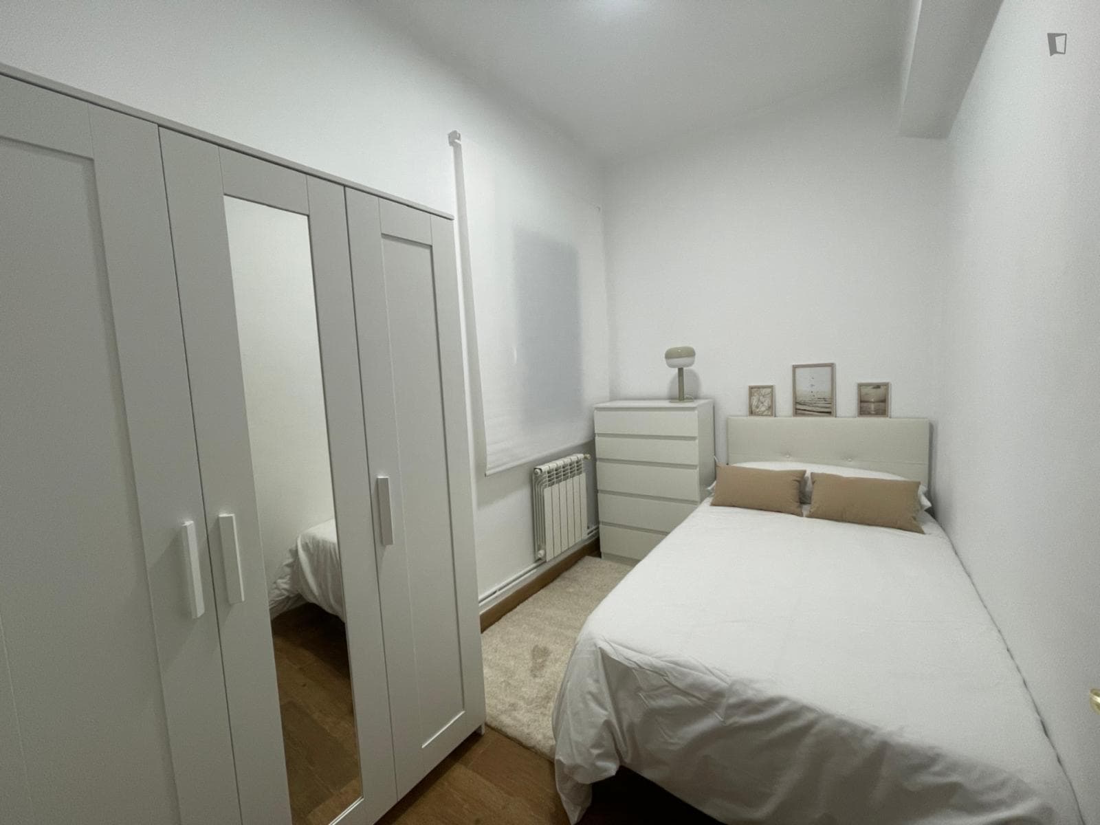 Cozy Single Bedroom close to IES photo 1
