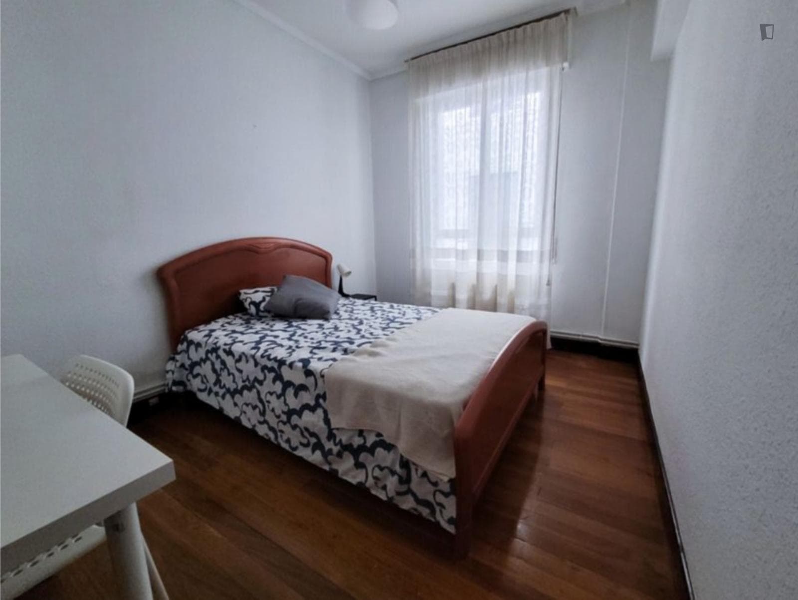 Homely double bedroom in Uribarri photo 1