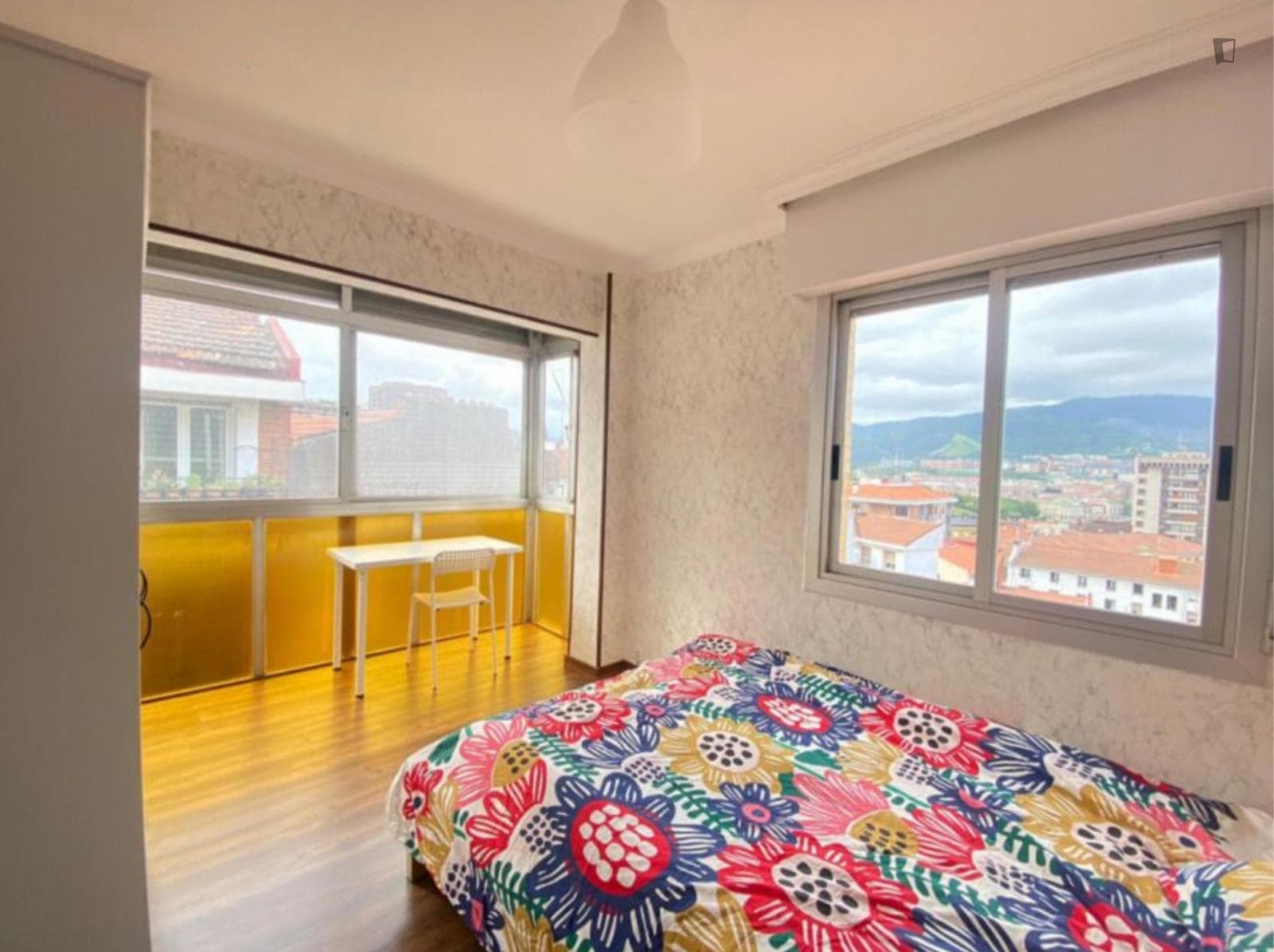 Luminous double bedroom in Uribarri photo 1