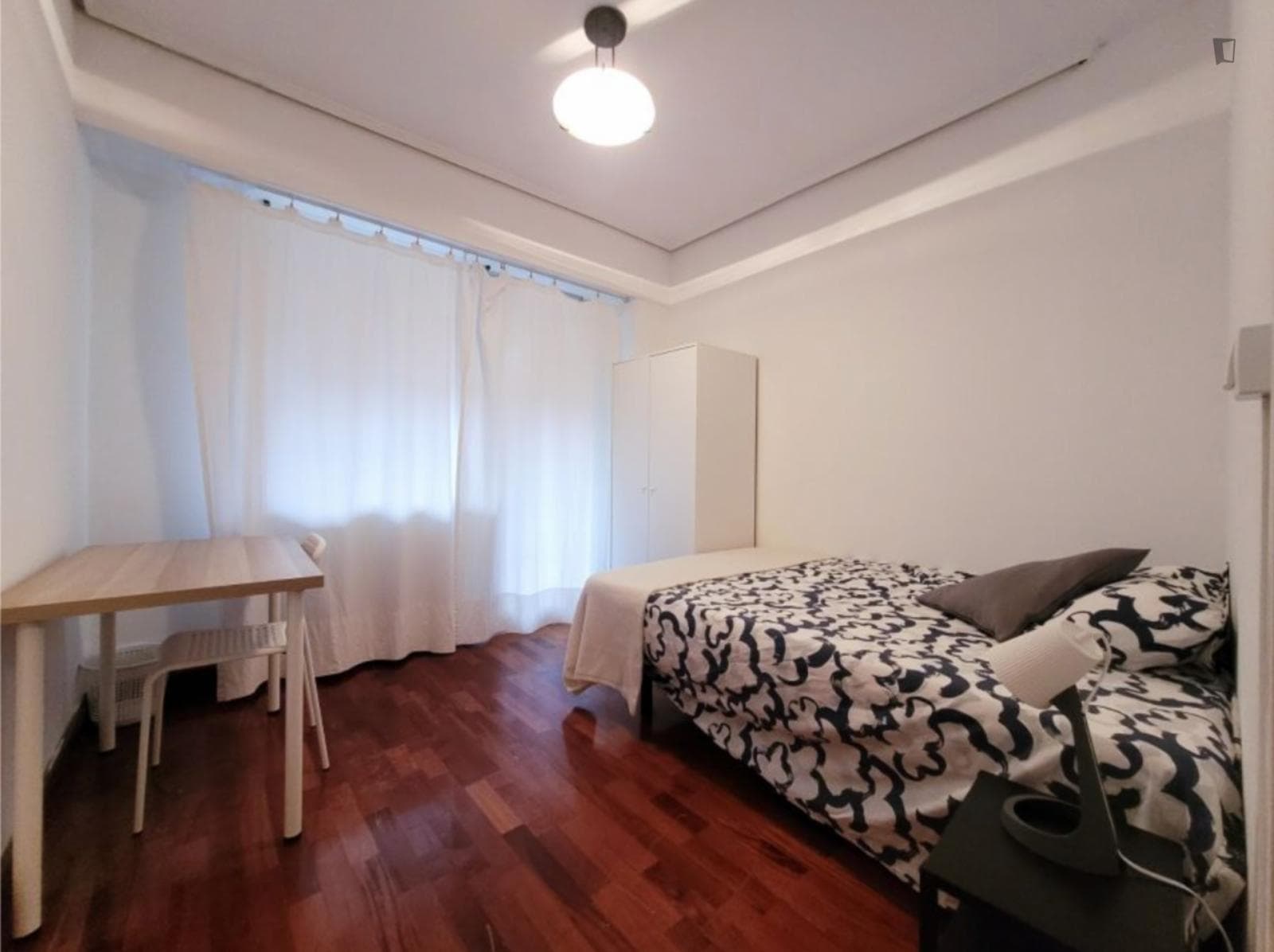 Pleasant double bedroom near Deustuko Unibertsitatea photo 1